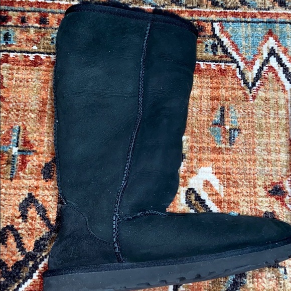 Black Tall Ugg boots - Picture 2 of 6